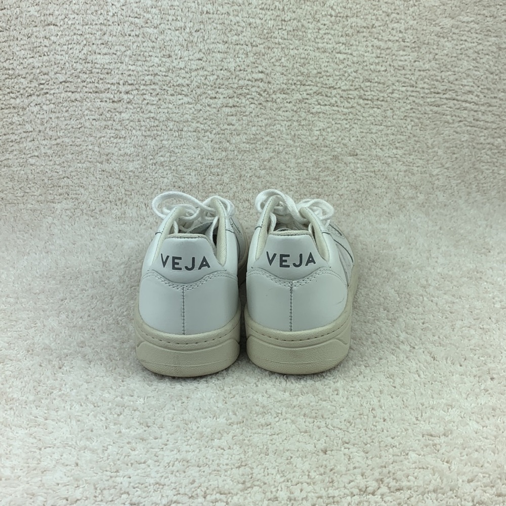 Veja V-10 Leather Low-Top Sneakers Women - Picture 4 of 7